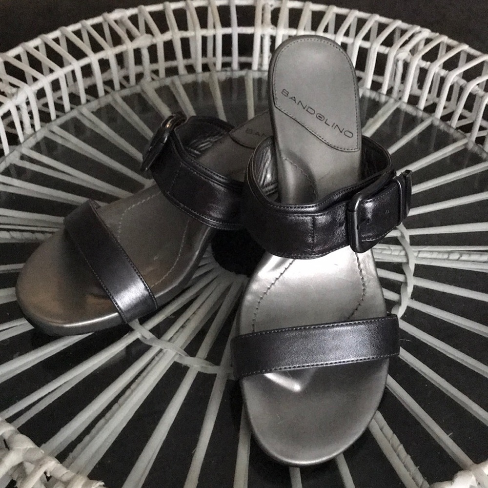 Bandolino silver and black slides